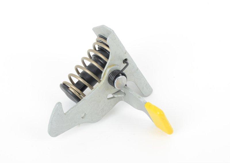 Захватный крюк капота E81/82/87/88  LCI