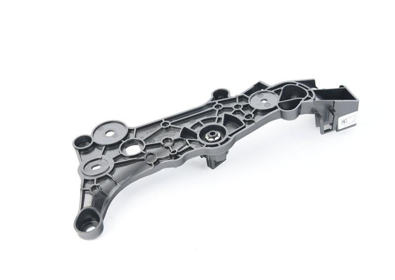 Кронштейн рычага привода капота