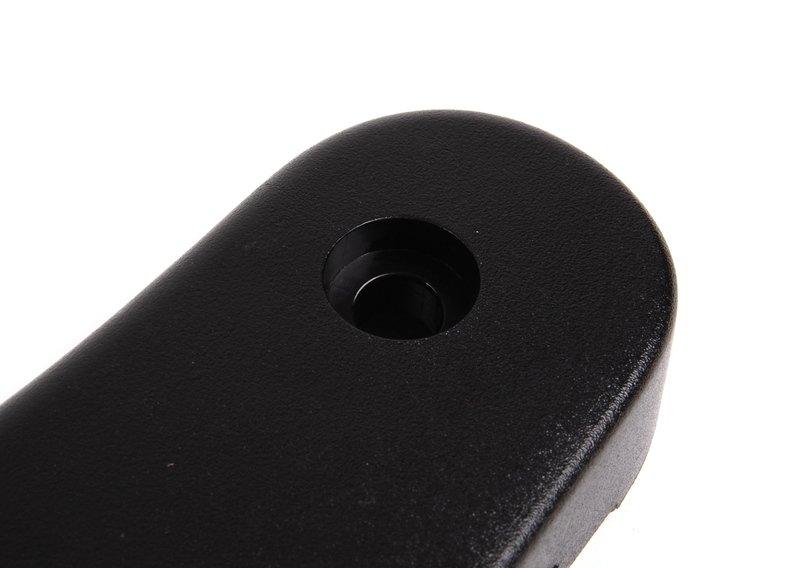 Рычаг привода капота