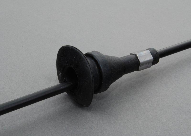 Привод капота