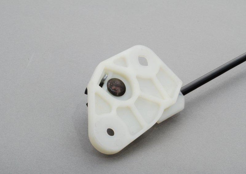 Привод капота