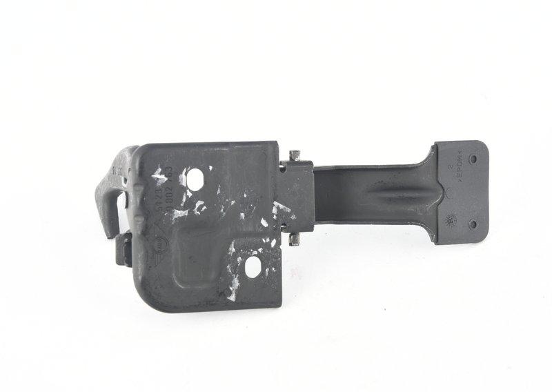 Захватный крюк капота