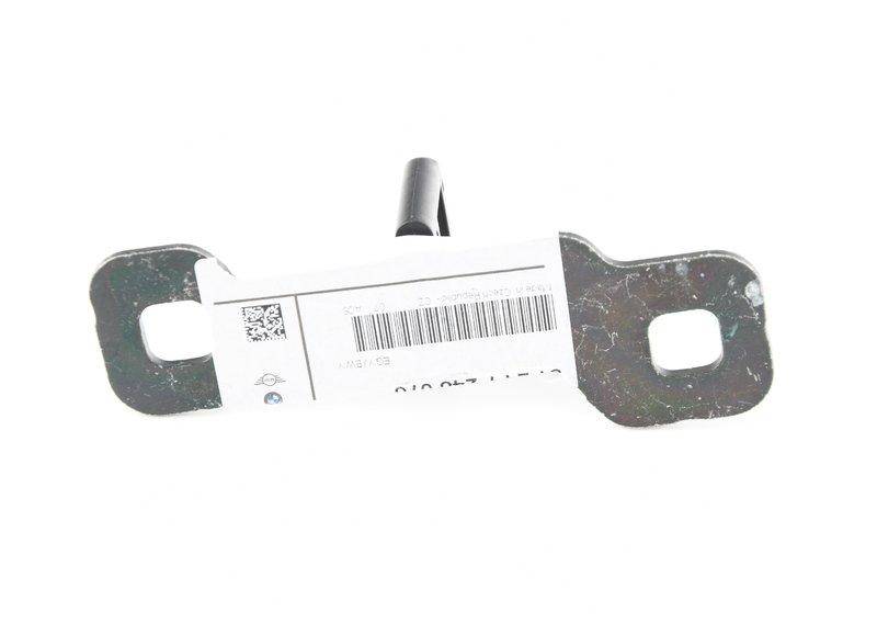 Скоба замка багажной двери