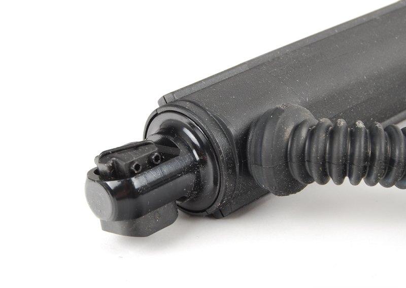 E70 левый доводчик багажной двери