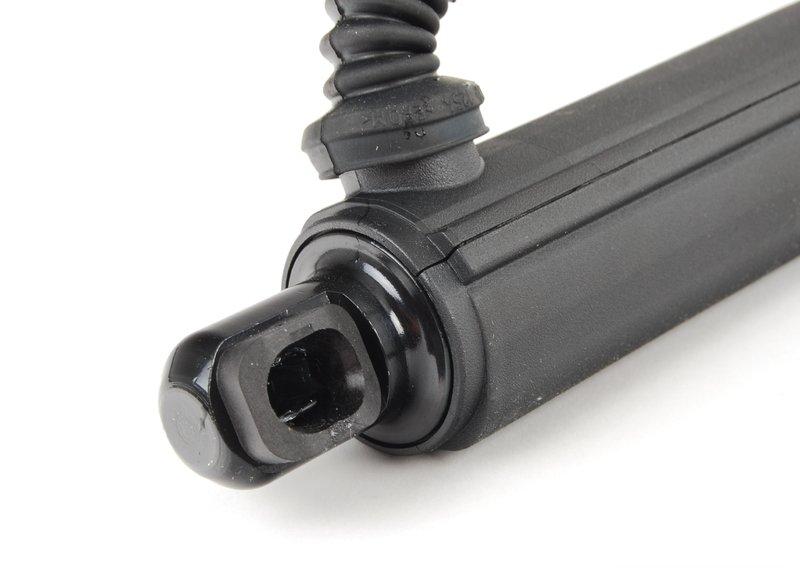 E70 левый доводчик багажной двери