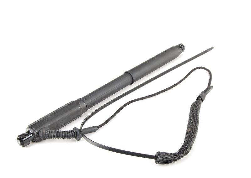 E70 левый доводчик багажной двери