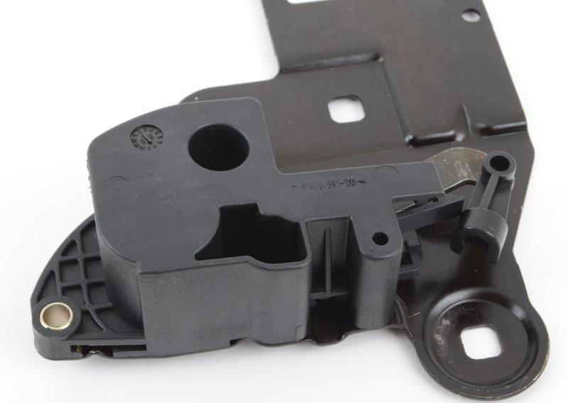 Замок заднего стекла