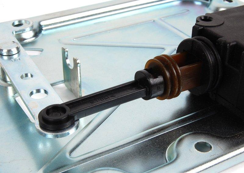 Привод замка багажной двери Нж