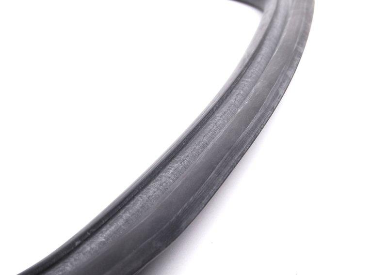 Уплотнитель лобового стекла