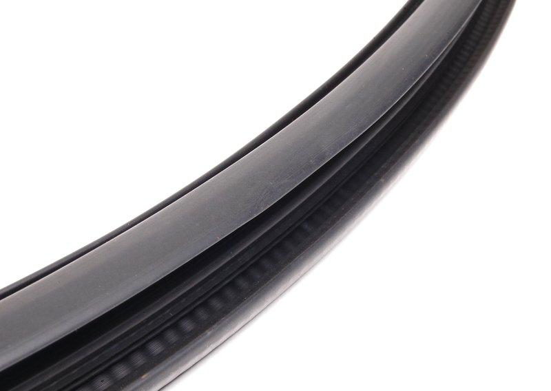 Уплотнитель заднего стекла