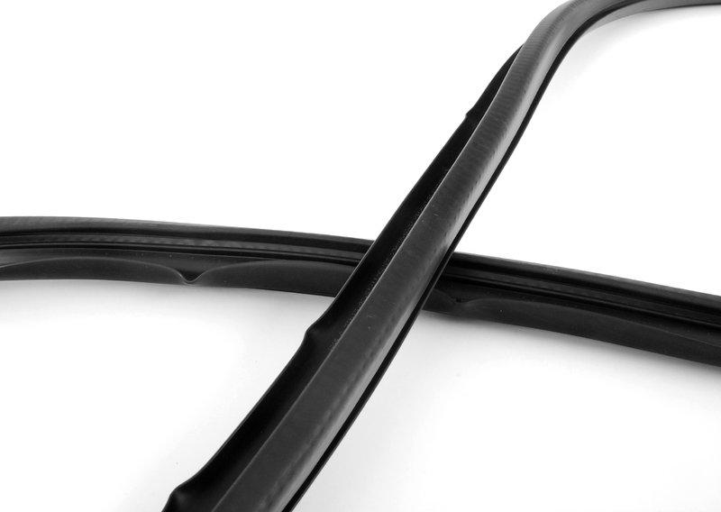 Уплотнитель лобового стекла