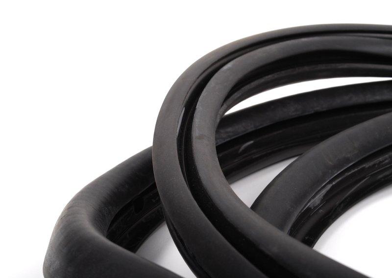 Уплотнитель лобового стекла