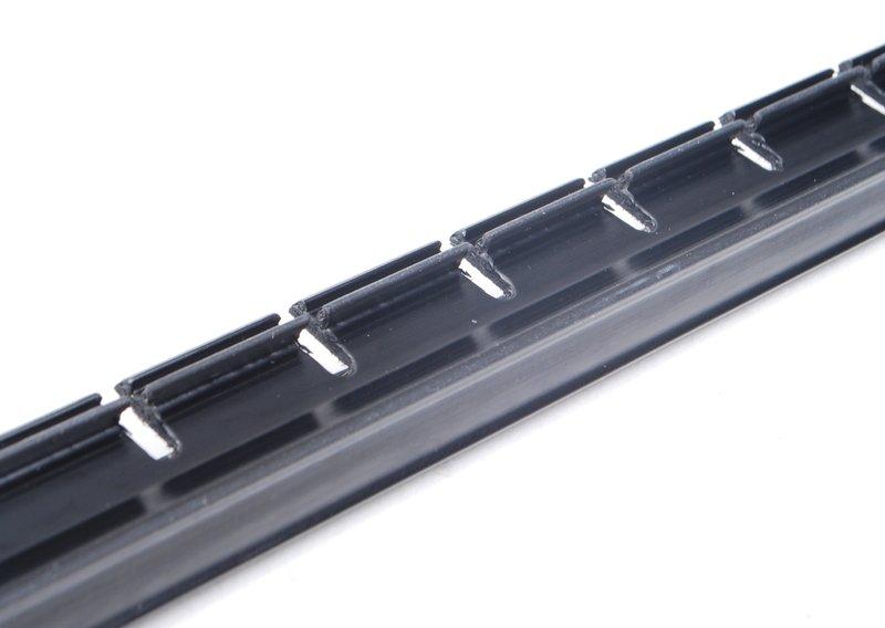 Вставка накладки заднего стекла Нж