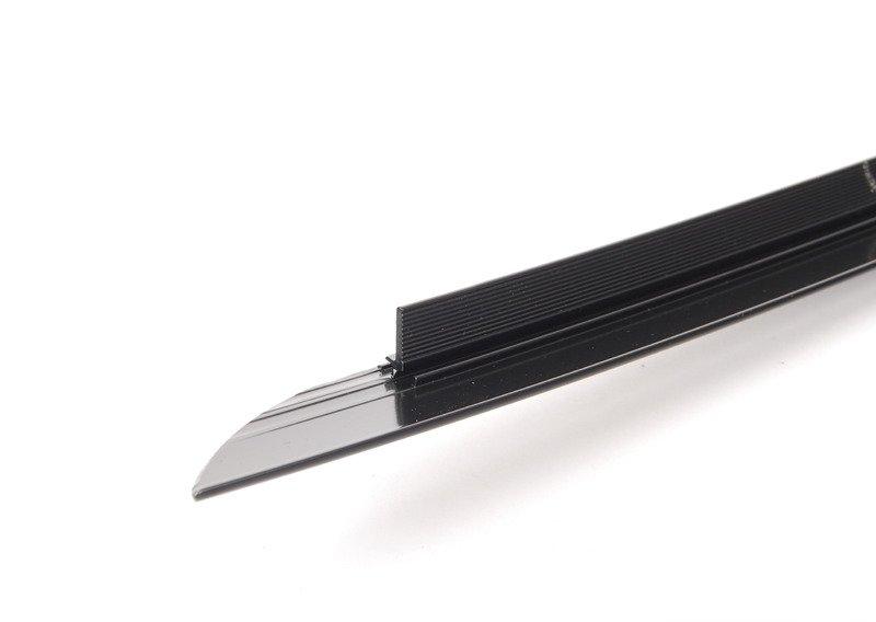 E70 правый водосток лобового стекла