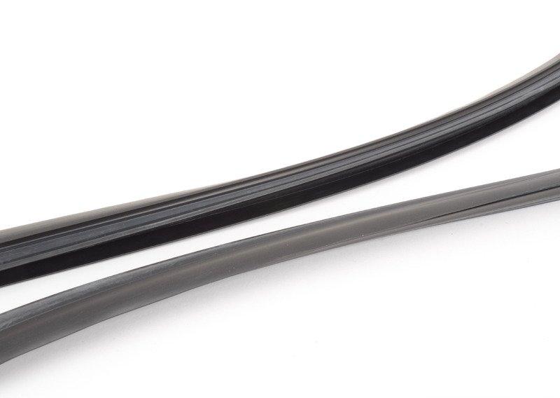 Уплотнитель заднего стекла