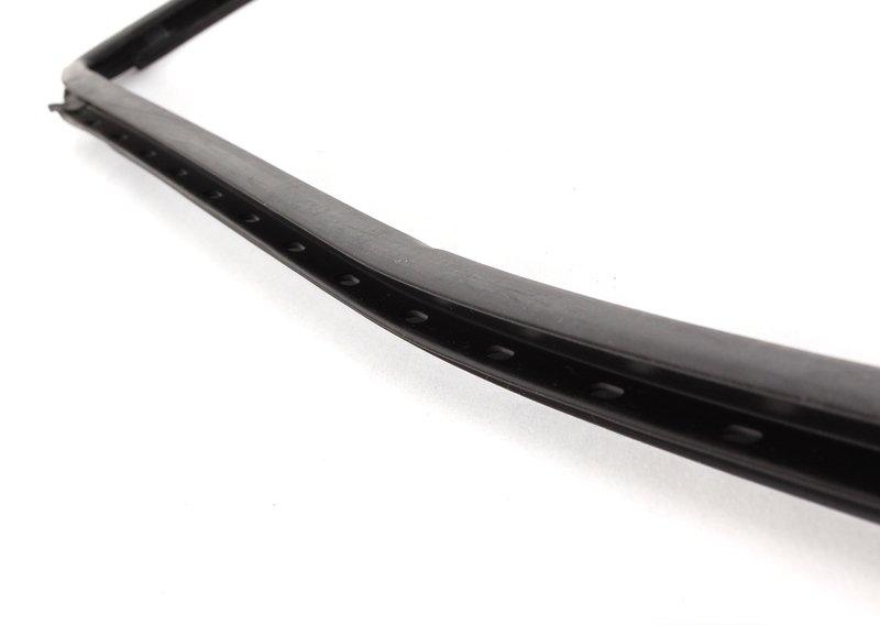 Щиток лобового стекла