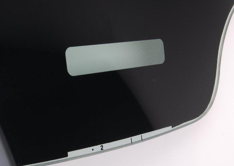 Лобовое стекло с зелен.солнцезащ.полосой