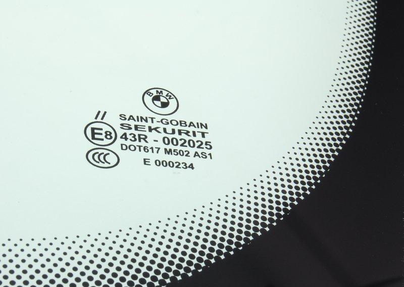 Лобовое стекло с зелен.солнцезащ.полосой