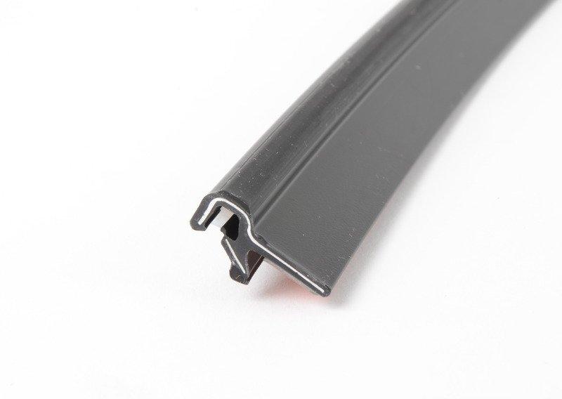 Рейка крепления планки обтекателя