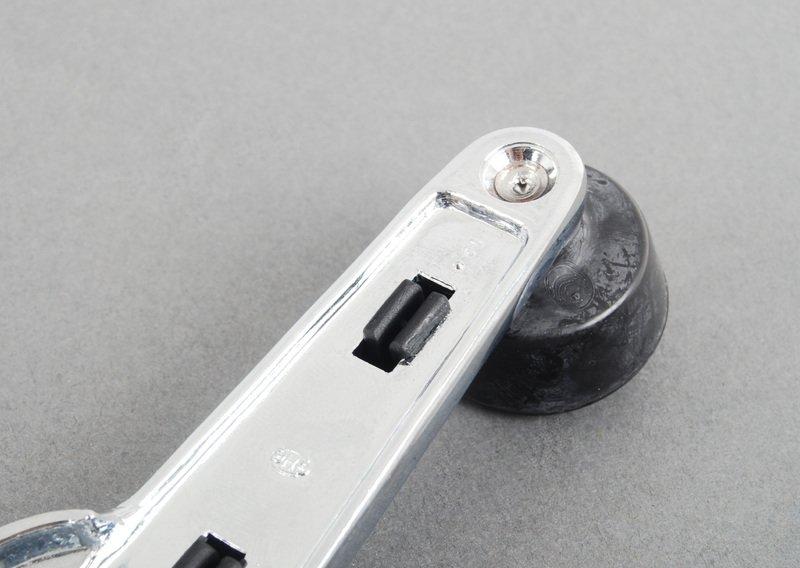 Рукоятка стеклоподъемника с накладкой