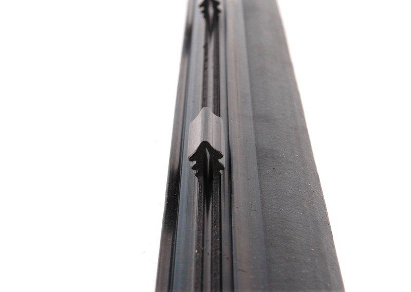 Уплотнитель стыка двери и порога Пд