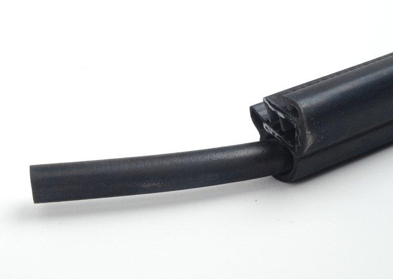 Уплотнитель двери Л