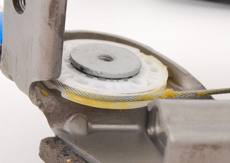 Стеклоподъемник с электроприводом П