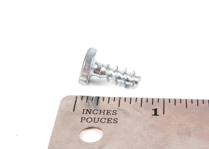 Винт с плоской головкой