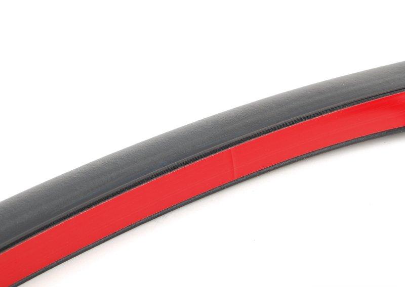 Уплотнитель двери сзади