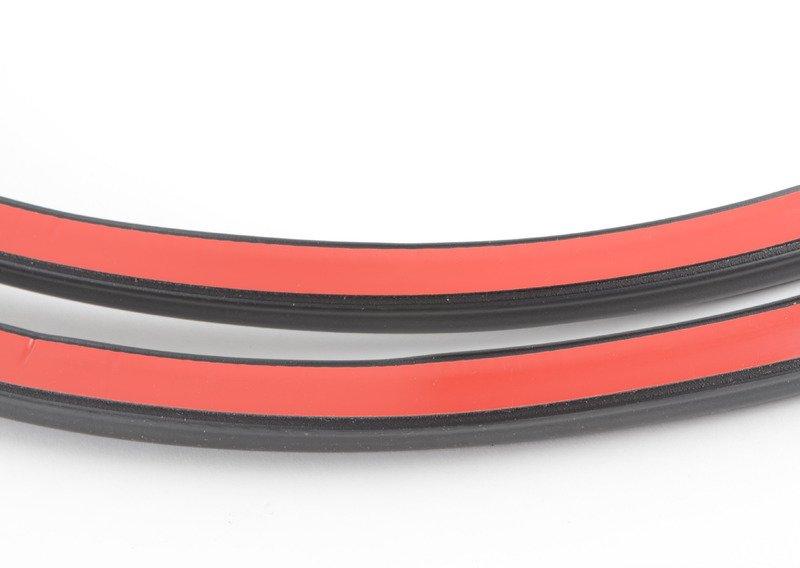 F30 уплотнитель задней двери