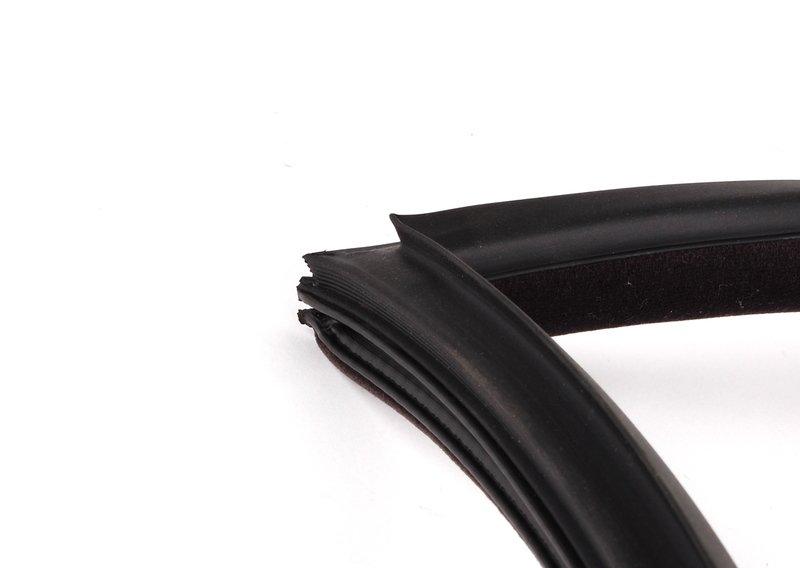 Уплотнение поворотного стекла черное П