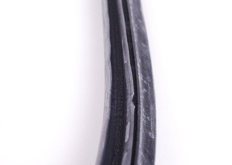 Уплотнитель поворотного стекла Л