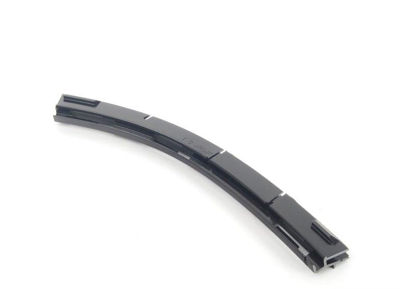 Кронштейн накладки задней стойки Л