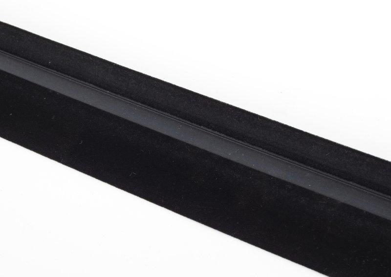 Планка бокового стекла E93