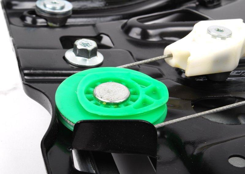 Стеклоподъемник с электроприводом Зд П