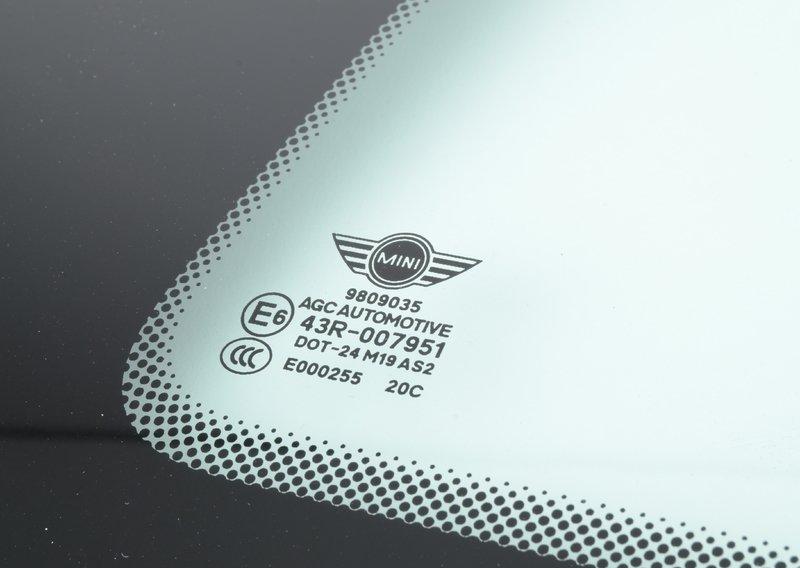 Неподвижное боковое стекло Л Зд