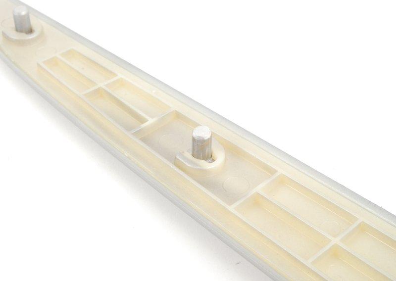 декорат. планка передней левой двери