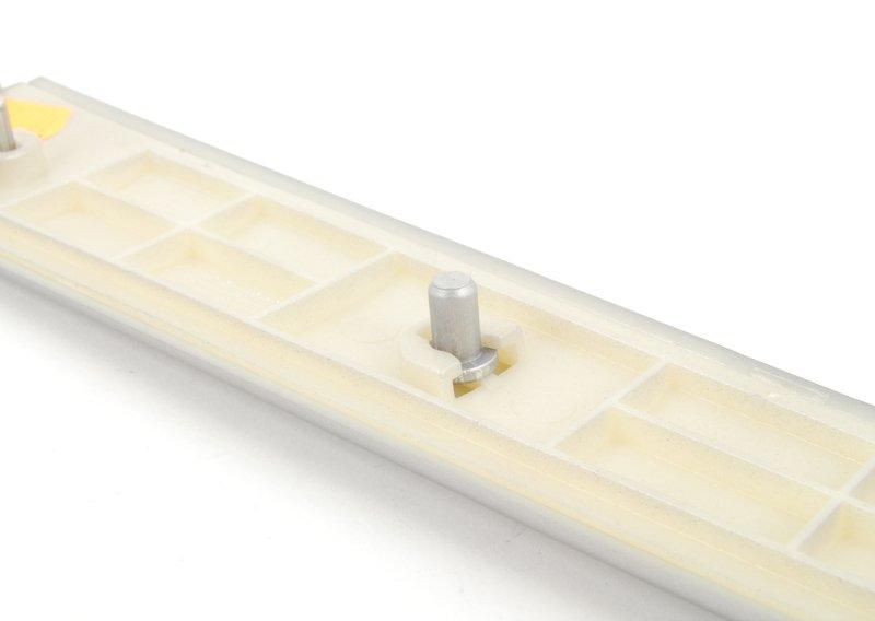 декорат. планка передней правой двери