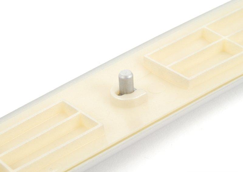 декорат. планка задней правой двери