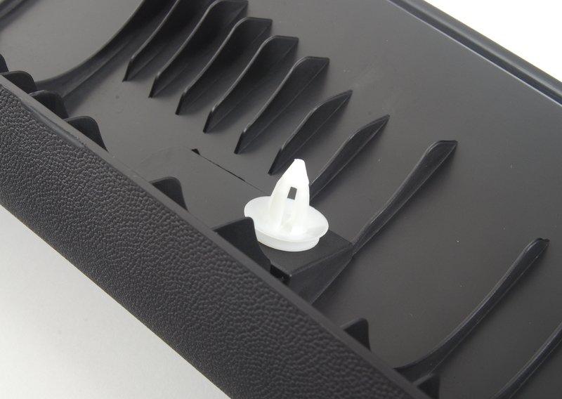 Накладка передней стойки Л