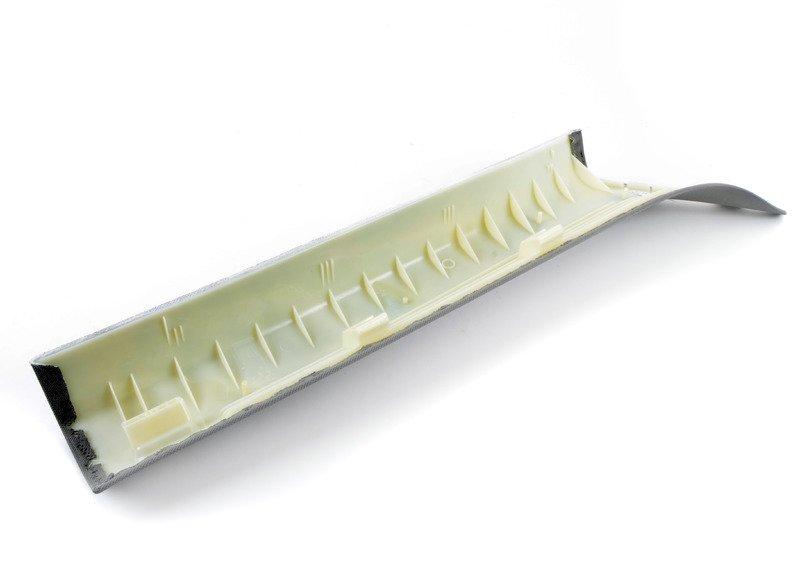 Накладка передней стойки Л