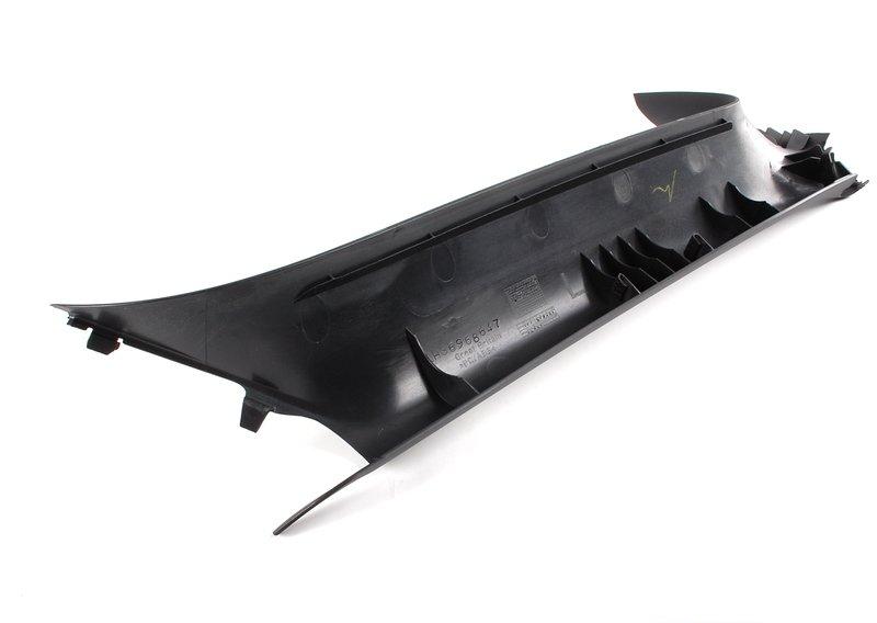 Накладка передней стойки Л