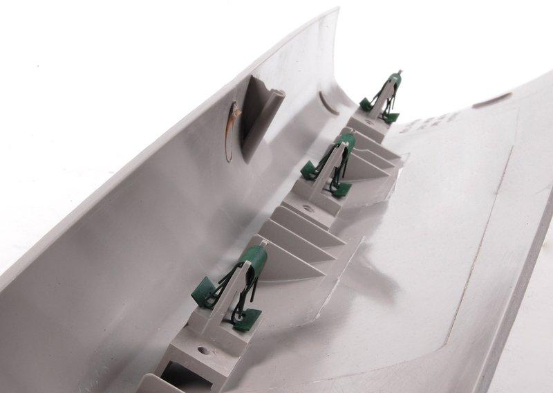 Накладка передней стойки Л