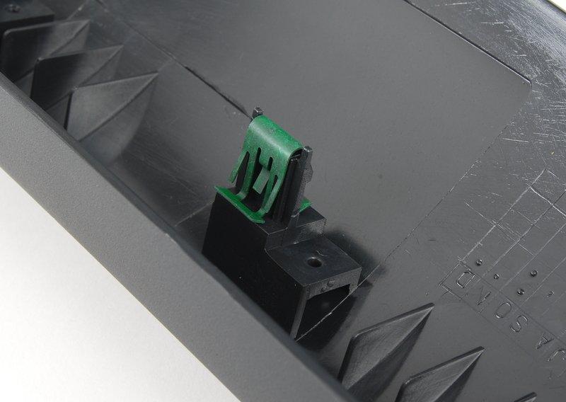 Накладка передней стойки Л