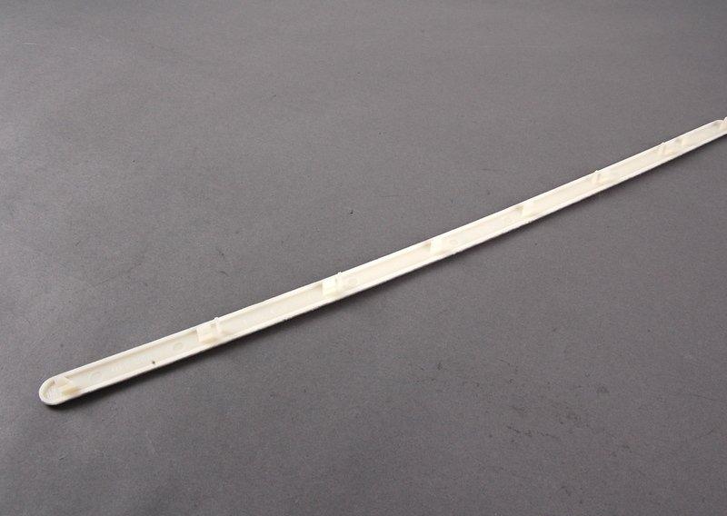 Щиток накладки передней стойки ITS