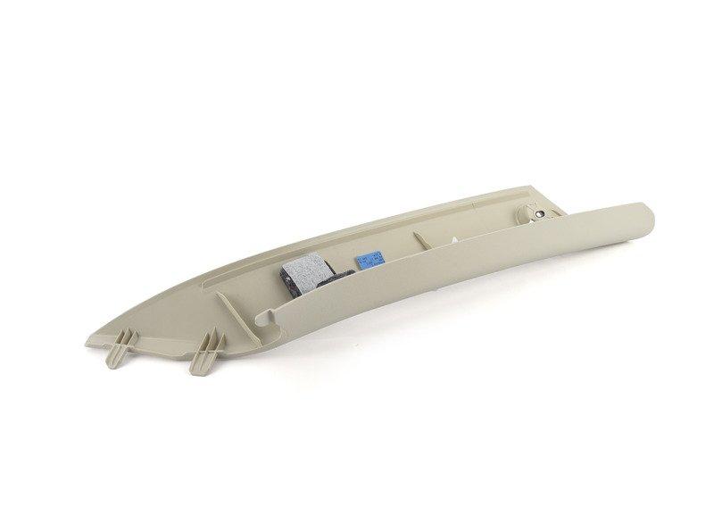 Накладка передней стойки Л