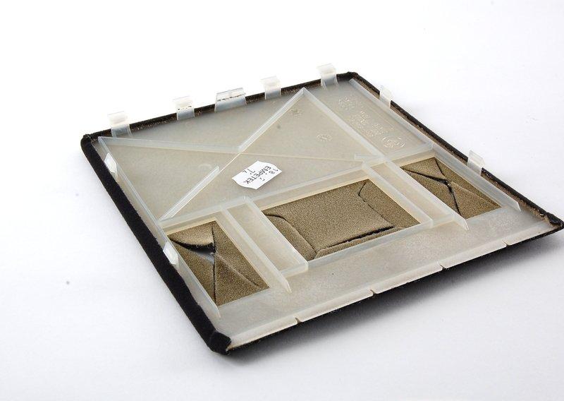 Крышка э/двигателя сдвиж.крышки люка