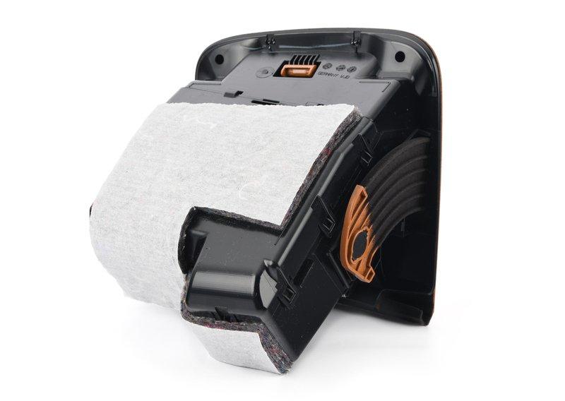 Отделение мелких вещей в панели приборов