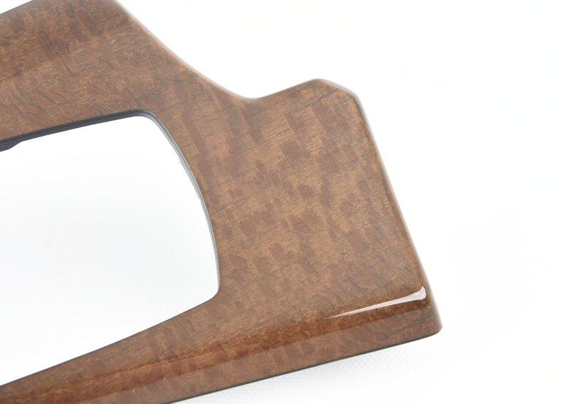 Накладка на панель приборов из платана Л