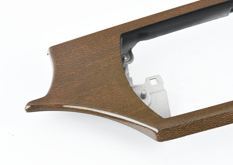 Накладка на панель приборов из платана П